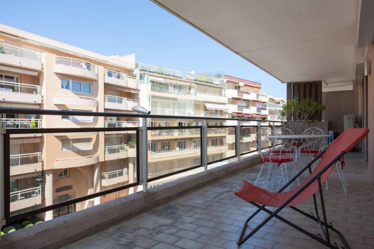 3-Room Apartment With Terrace In Palm Beach Cannes Bagian luar foto
